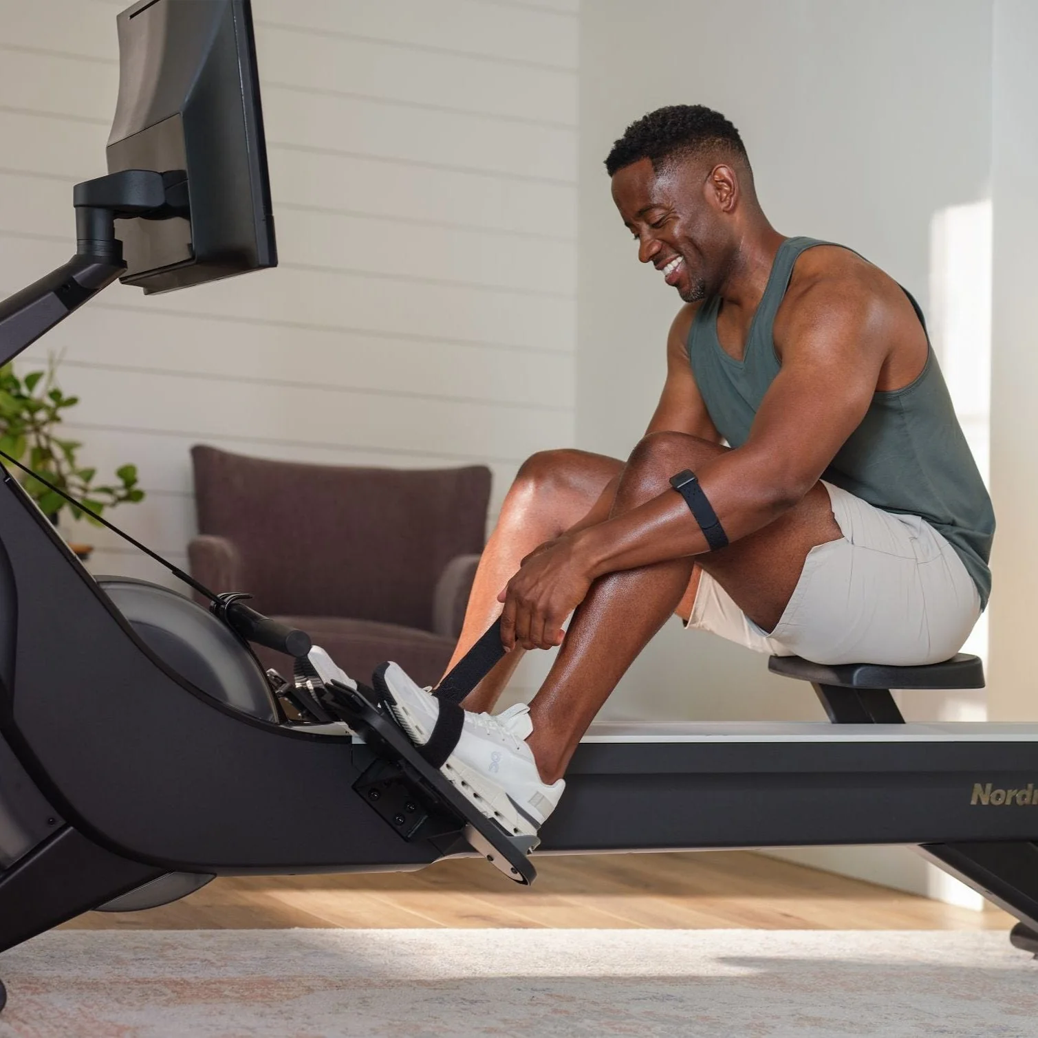 RW900 Rower - Image 7